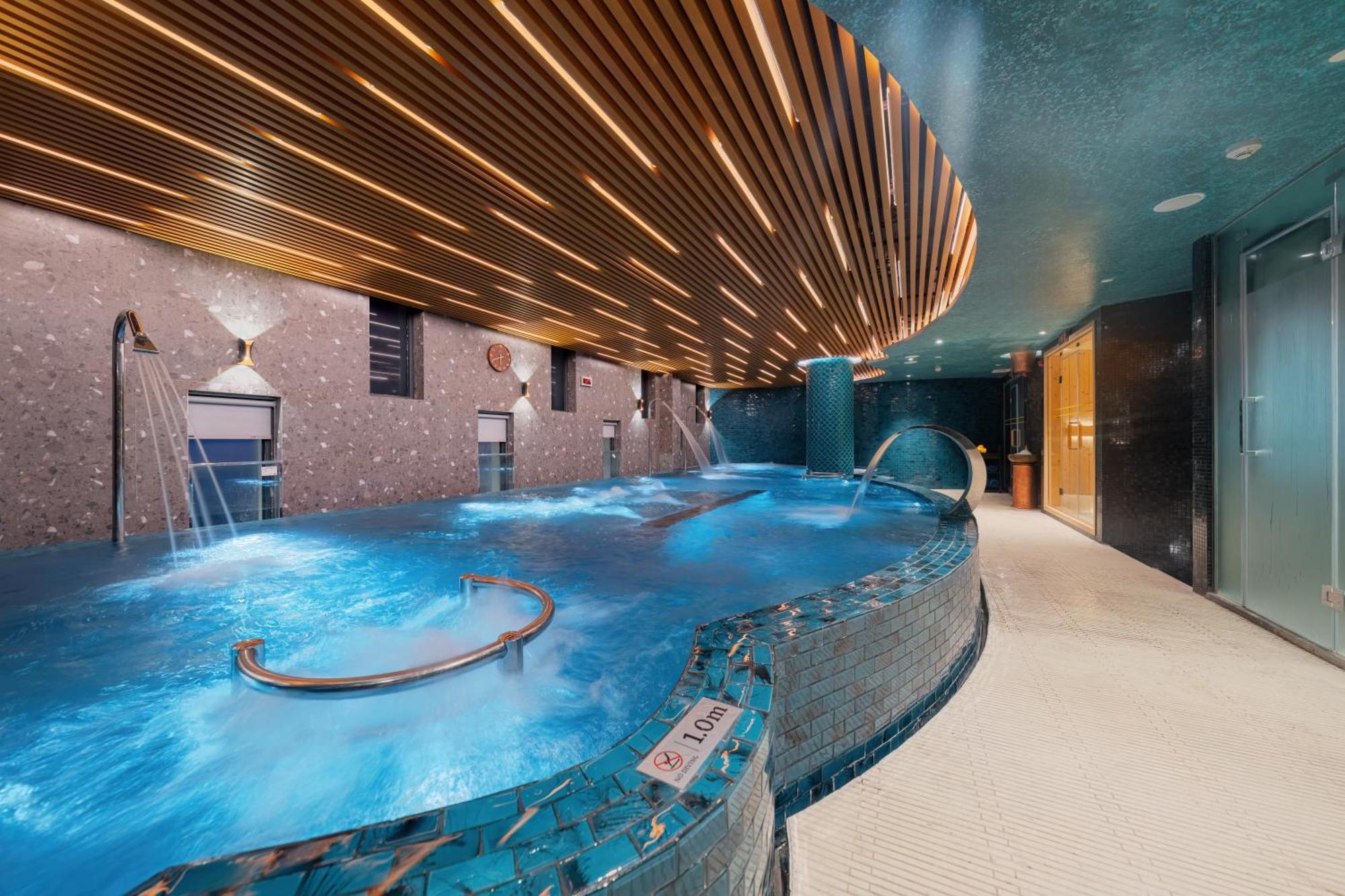 Radisson Blu Ha Long Bay Hotel Exterior photo